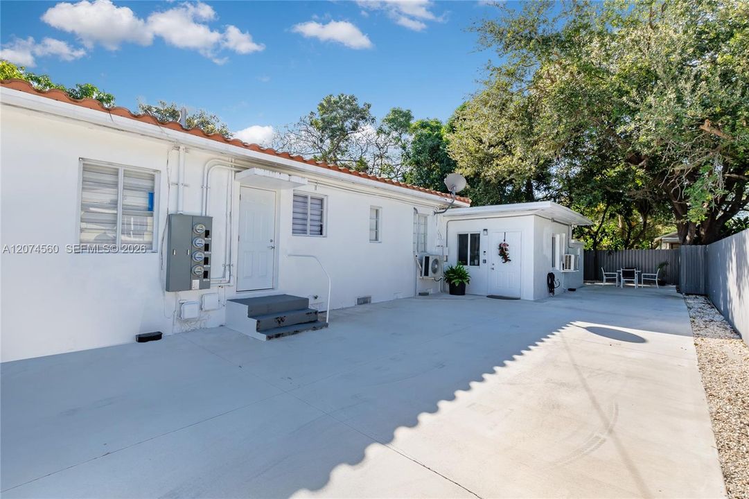 For Rent: $2,000 (1 beds, 1 baths, 500 Square Feet)