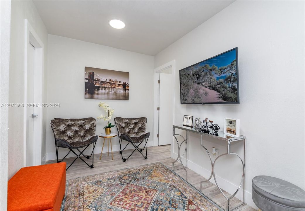 For Rent: $2,000 (1 beds, 1 baths, 500 Square Feet)