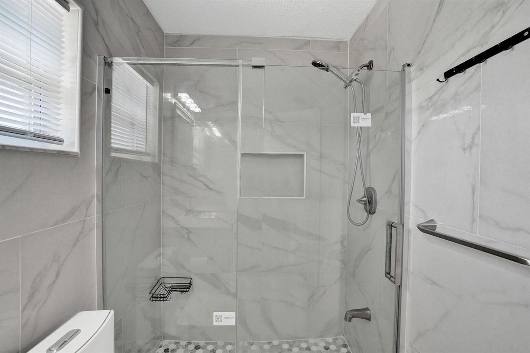 05 MasterBath 4