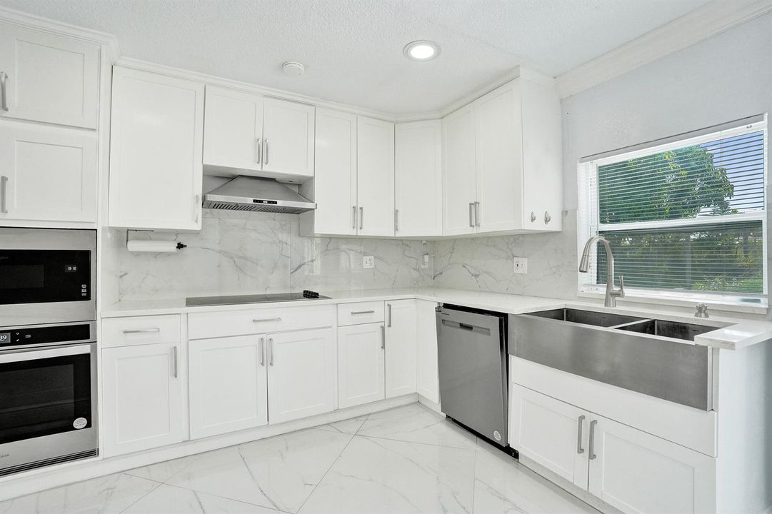 04 Kitchen 2