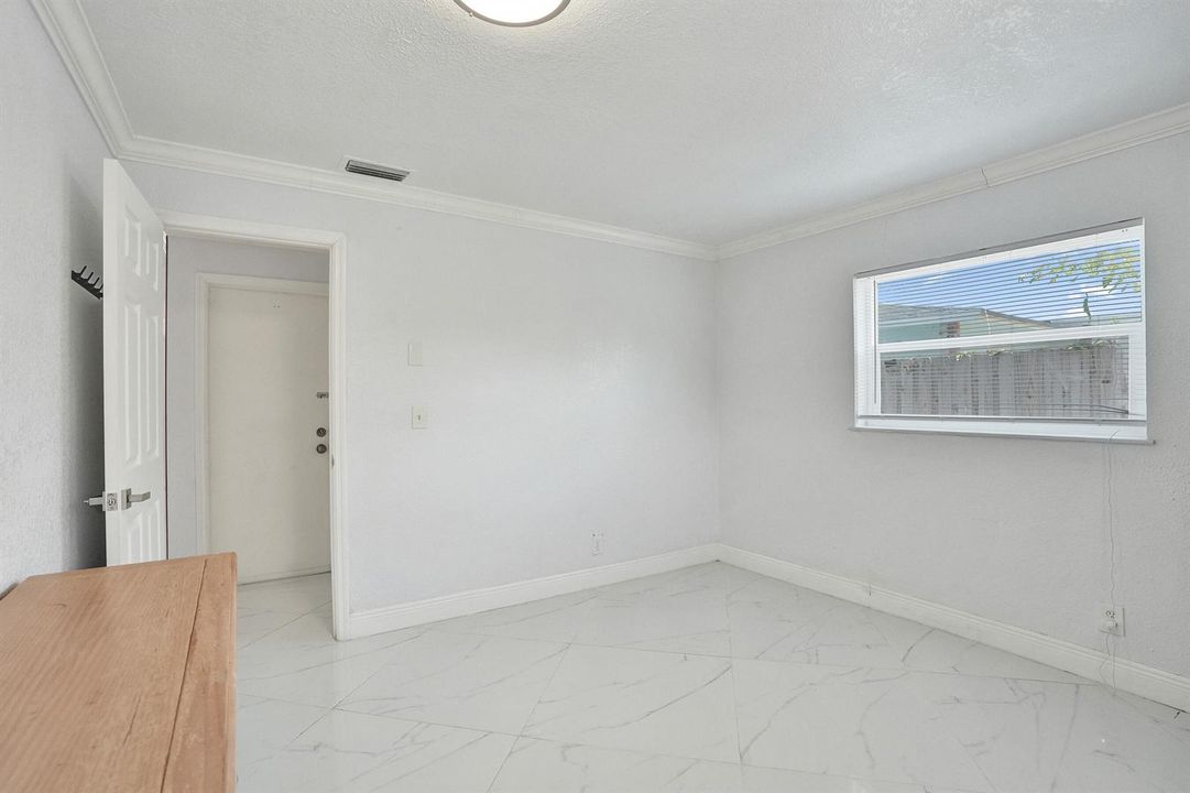 06 2nd Bedroom 4