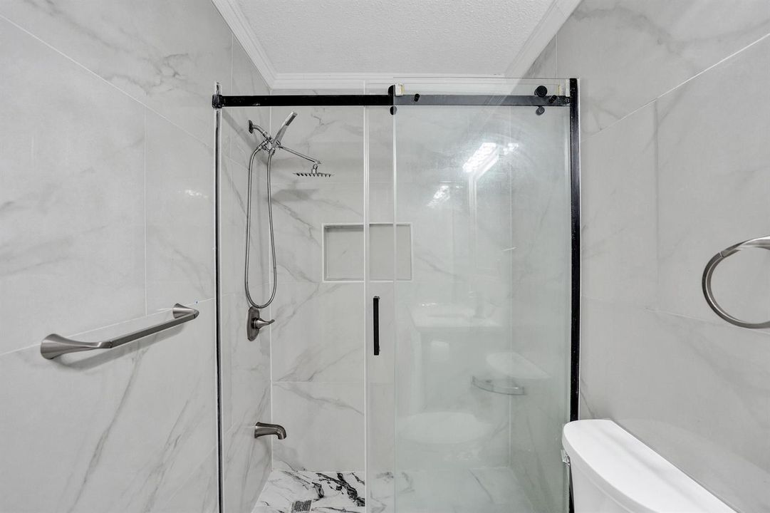 09 2nd Bath 4