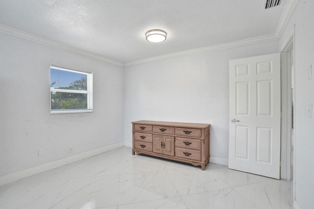 06 2nd Bedroom 3