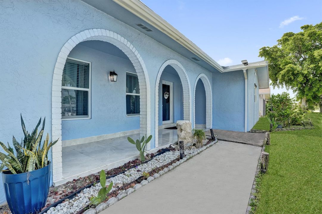 11 Front House 4