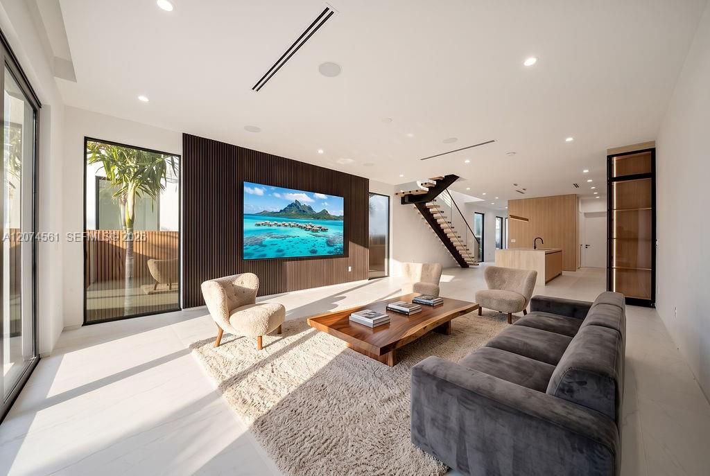 En Venta: $1,425,000 (3 camas, 3 baños, 2594 Pies cuadrados)