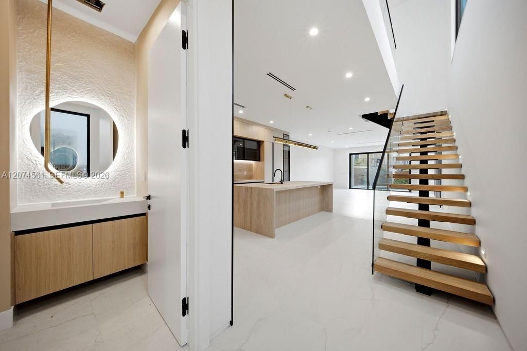 En Venta: $1,425,000 (3 camas, 3 baños, 2594 Pies cuadrados)