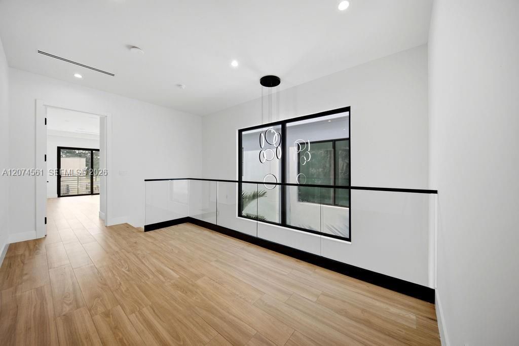 En Venta: $1,425,000 (3 camas, 3 baños, 2594 Pies cuadrados)