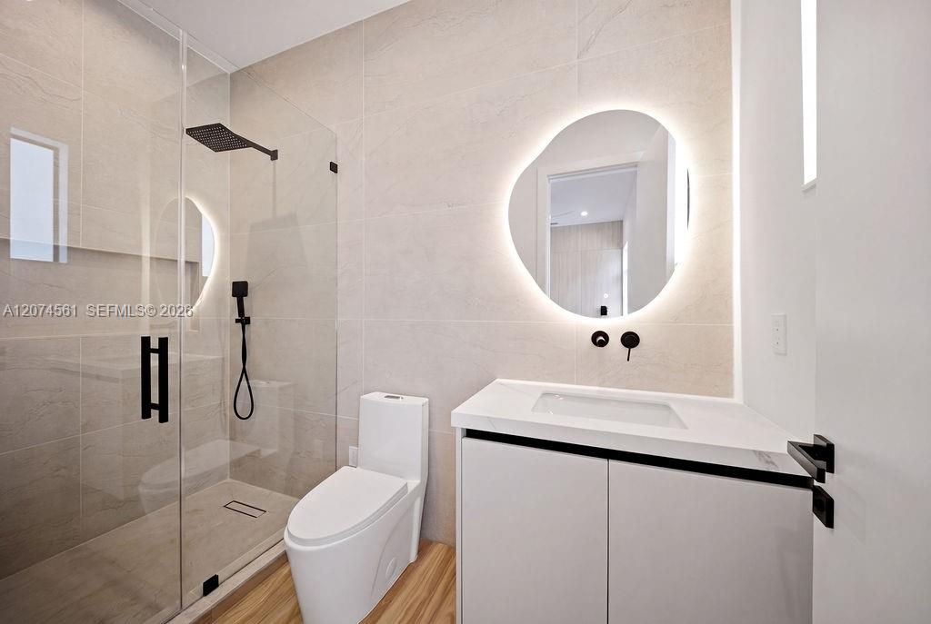 En Venta: $1,425,000 (3 camas, 3 baños, 2594 Pies cuadrados)