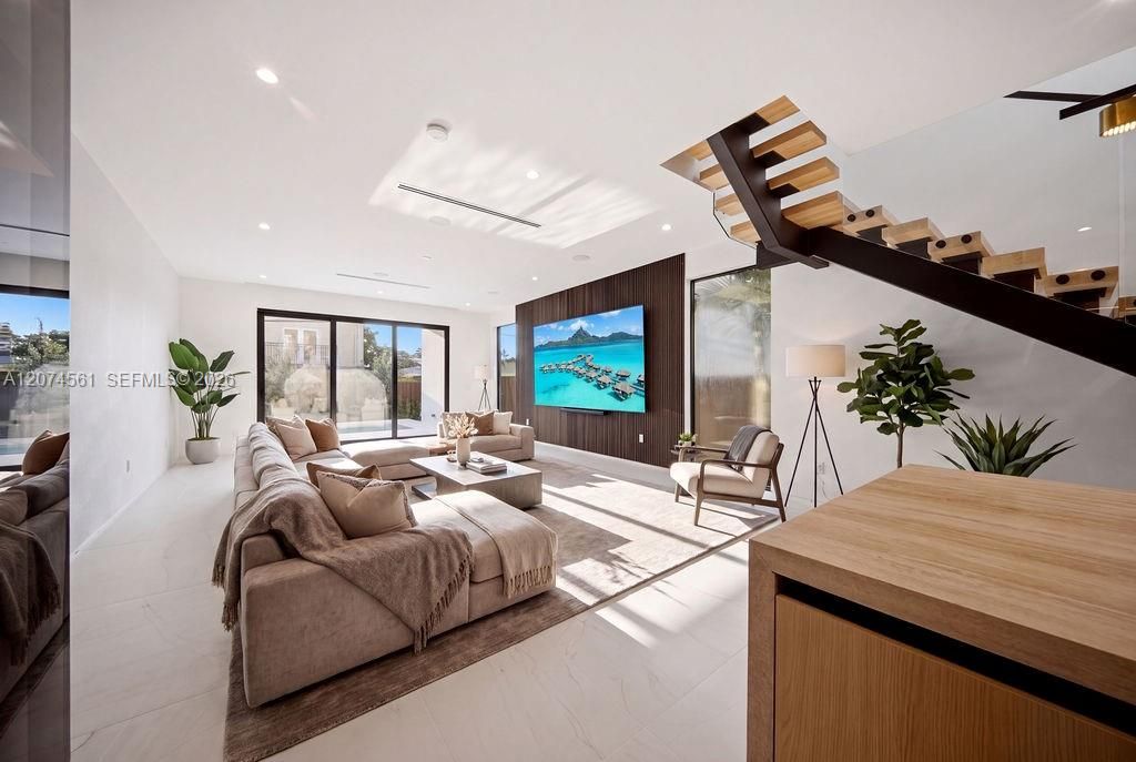 En Venta: $1,425,000 (3 camas, 3 baños, 2594 Pies cuadrados)