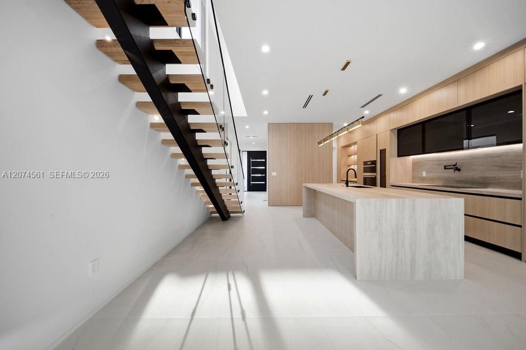 En Venta: $1,425,000 (3 camas, 3 baños, 2594 Pies cuadrados)