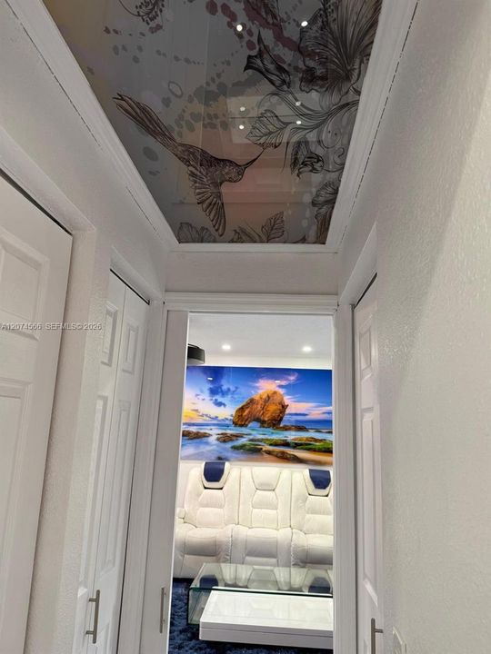 For Rent: $2,000 (2 beds, 2 baths, 944 Square Feet)