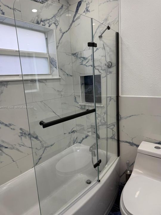 For Rent: $2,000 (2 beds, 2 baths, 944 Square Feet)
