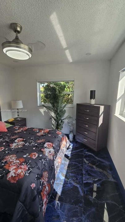 For Rent: $2,000 (2 beds, 2 baths, 944 Square Feet)