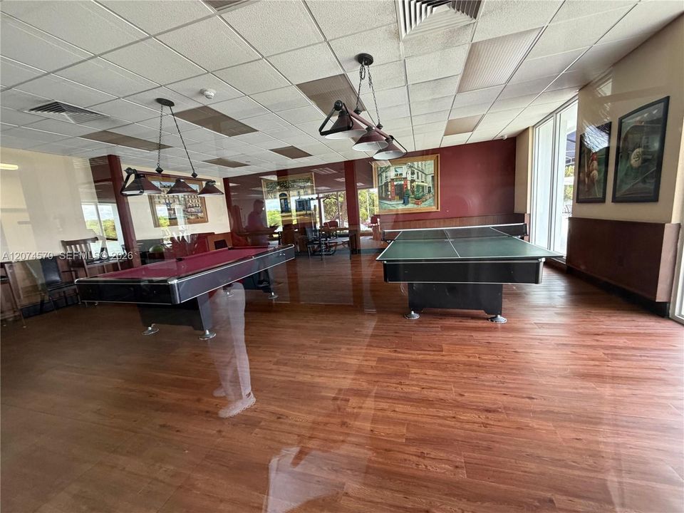 For Rent: $3,500 (2 beds, 2 baths, 1350 Square Feet)