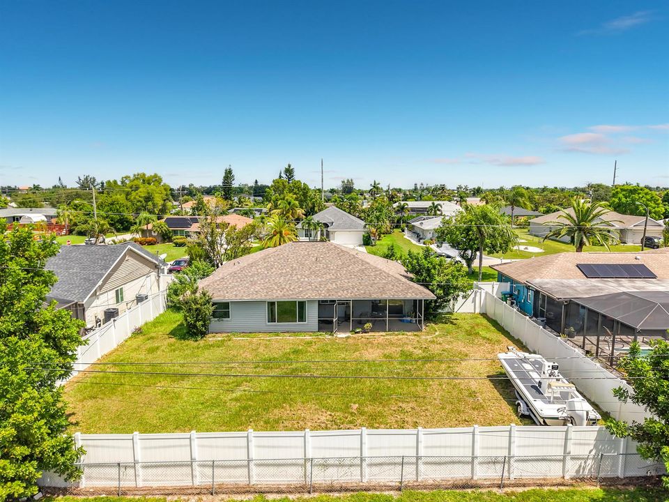 1832 SE Van Loon Terrace-63