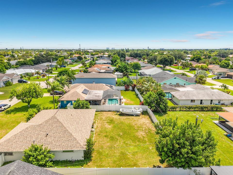 1832 SE Van Loon Terrace-67