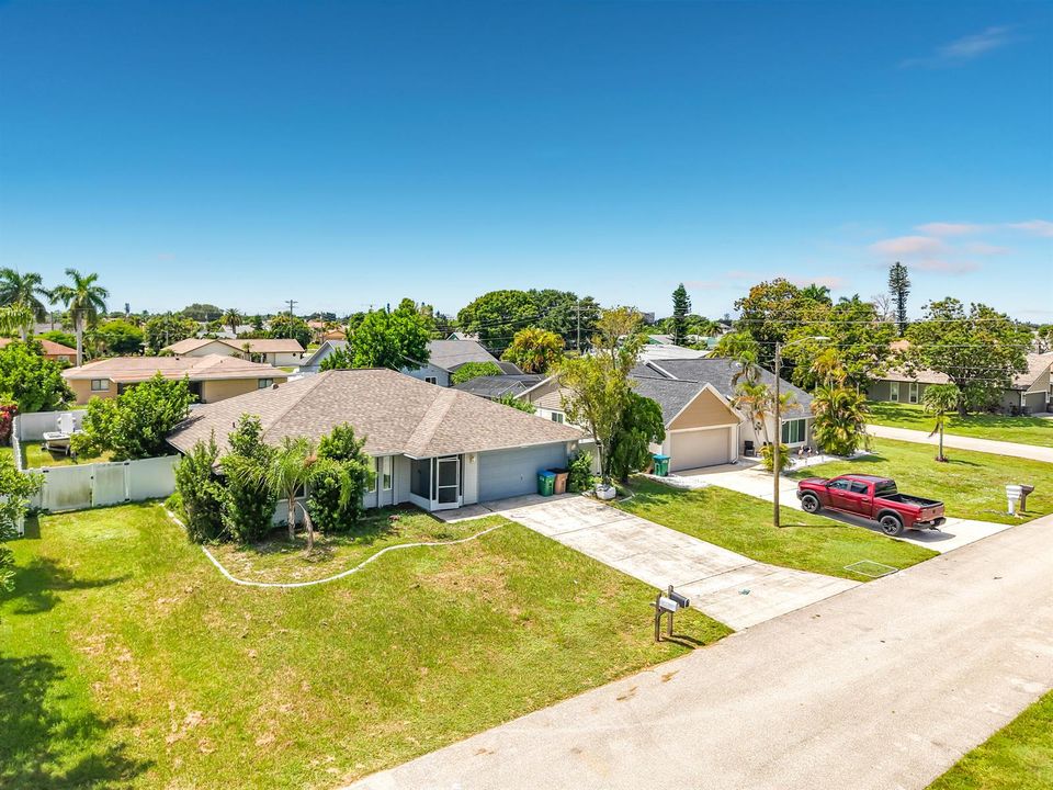 1832 SE Van Loon Terrace-12