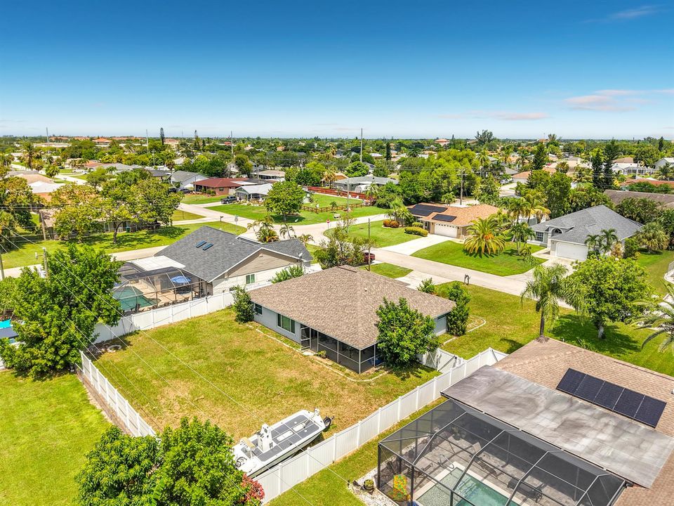 1832 SE Van Loon Terrace-65