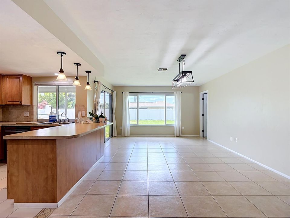 1832 SE Van Loon Terrace-32