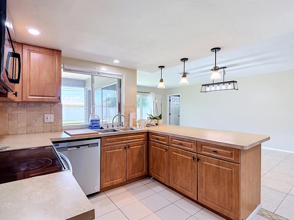 1832 SE Van Loon Terrace-27