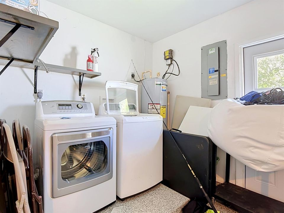 1832 SE Van Loon Terrace-55