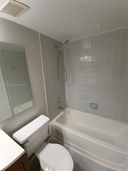For Sale: $219,000 (2 beds, 2 baths, 992 Square Feet)