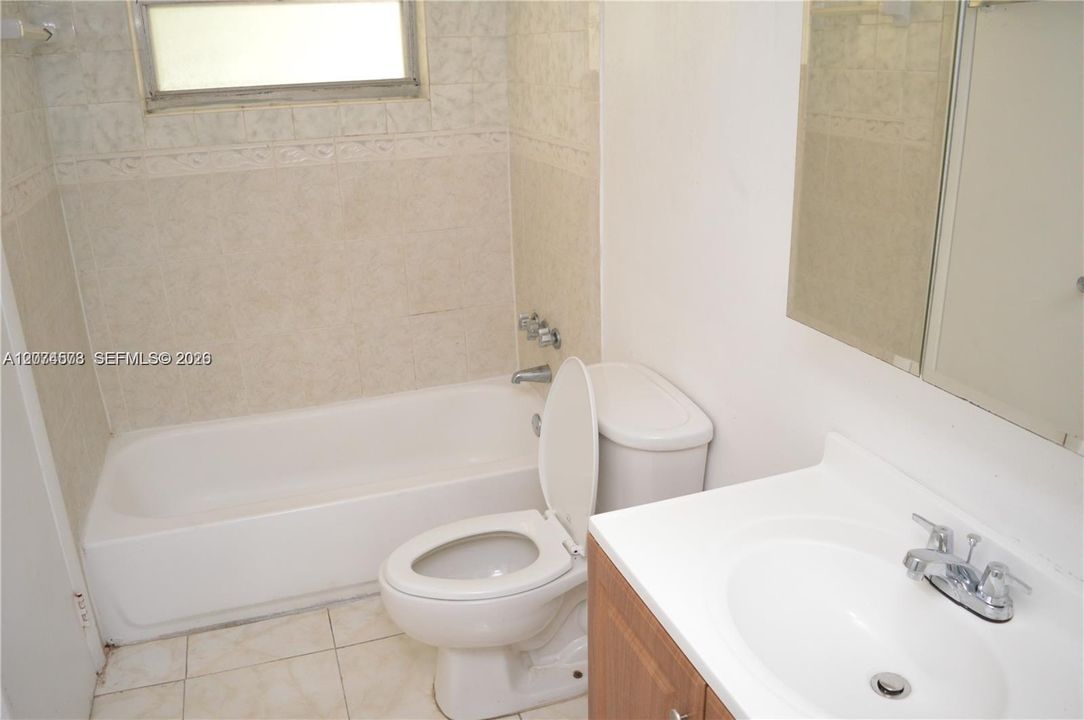For Rent: $1,450 (1 beds, 1 baths, 840 Square Feet)