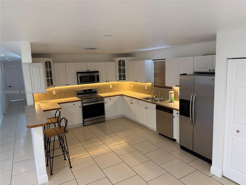For Rent: $4,000 (4 beds, 2 baths, 1798 Square Feet)