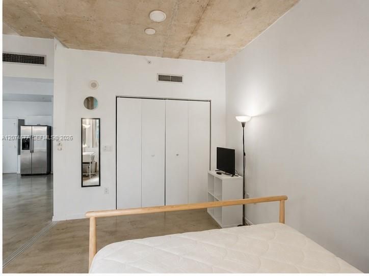 В аренду: $2,400 (1 спален, 1 ванн, 738 Квадратных фут)