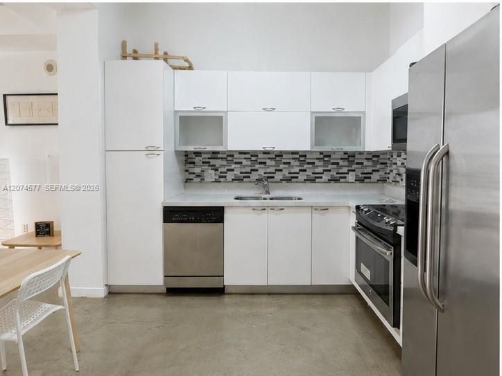 В аренду: $2,400 (1 спален, 1 ванн, 738 Квадратных фут)