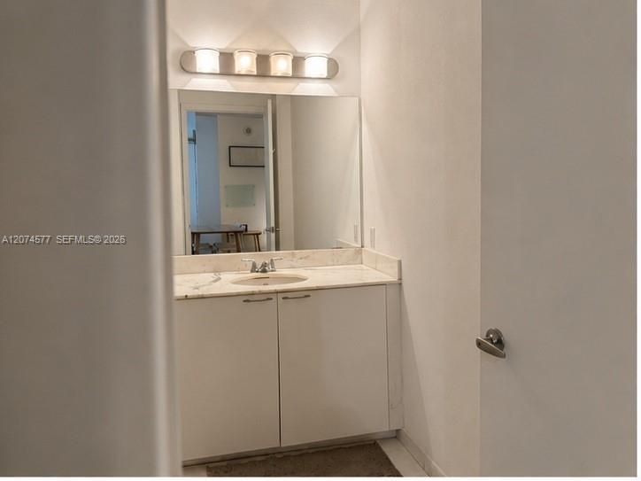 В аренду: $2,400 (1 спален, 1 ванн, 738 Квадратных фут)