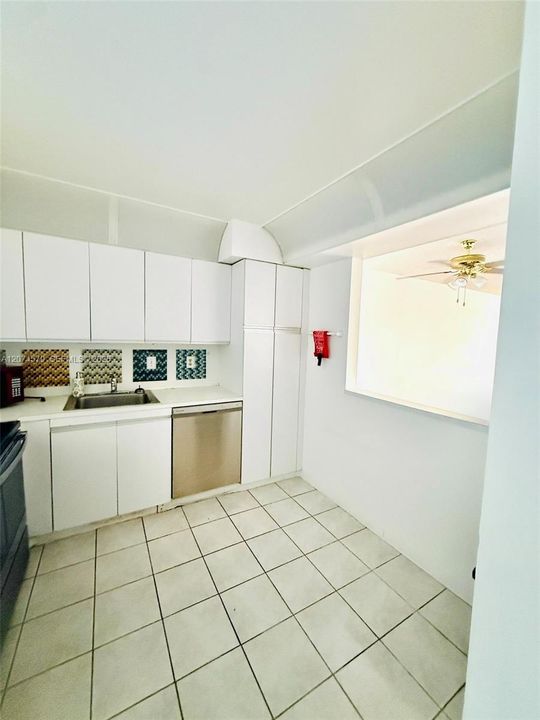 En Renta: $2,750 (1 camas, 1 baños, 1000 Pies cuadrados)