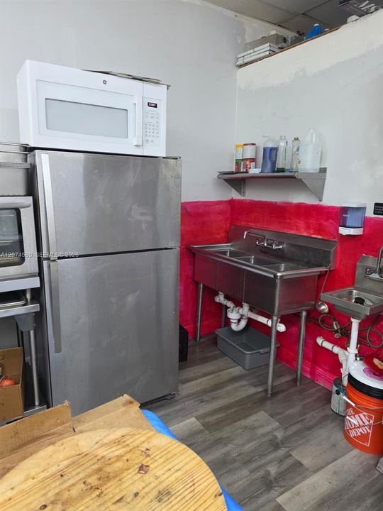 KITCHEN