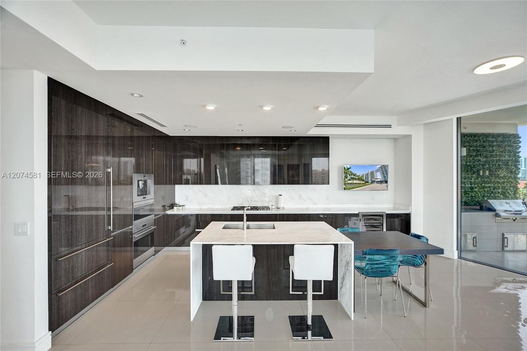 For Sale: $1,295,000 (2 beds, 2 baths, 2103 Square Feet)