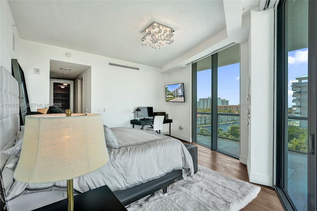 For Sale: $1,295,000 (2 beds, 2 baths, 2103 Square Feet)