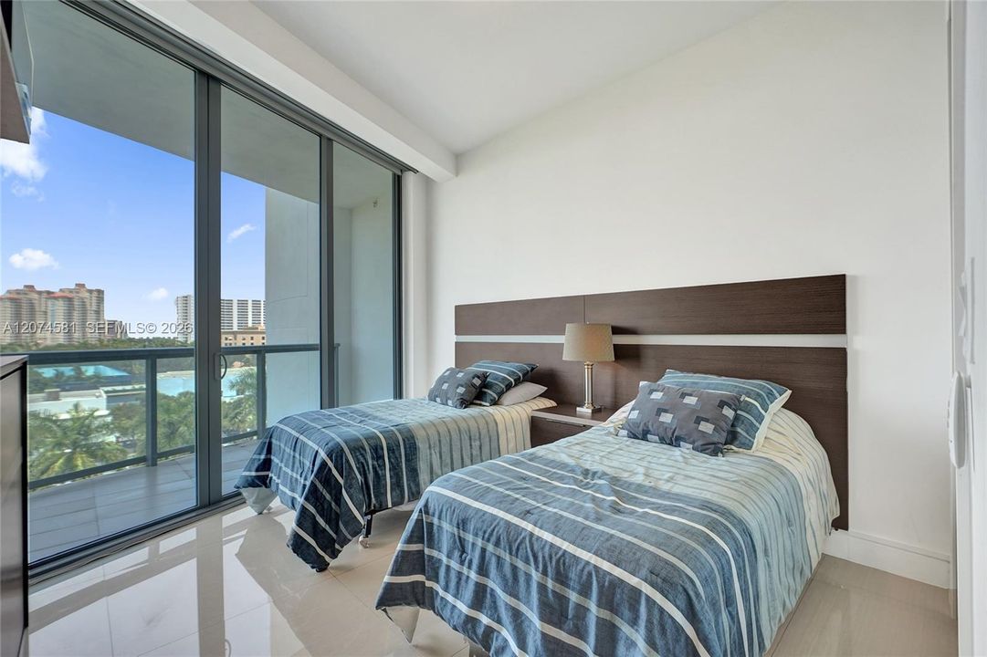 For Sale: $1,295,000 (2 beds, 2 baths, 2103 Square Feet)