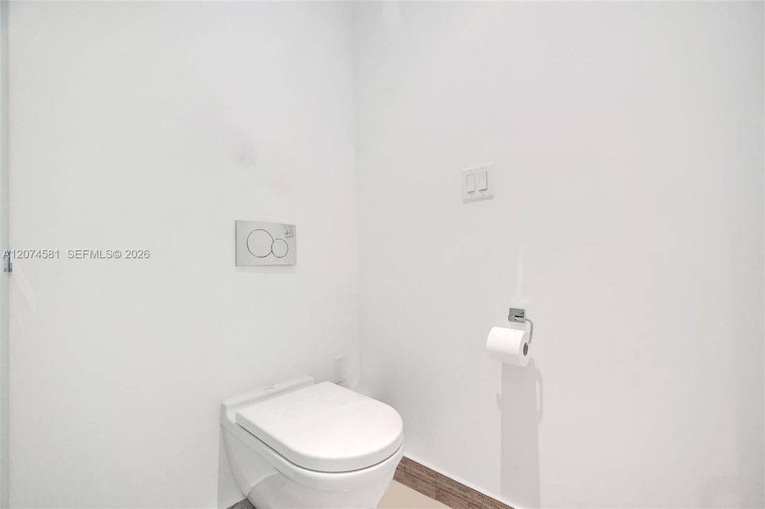 For Sale: $1,295,000 (2 beds, 2 baths, 2103 Square Feet)