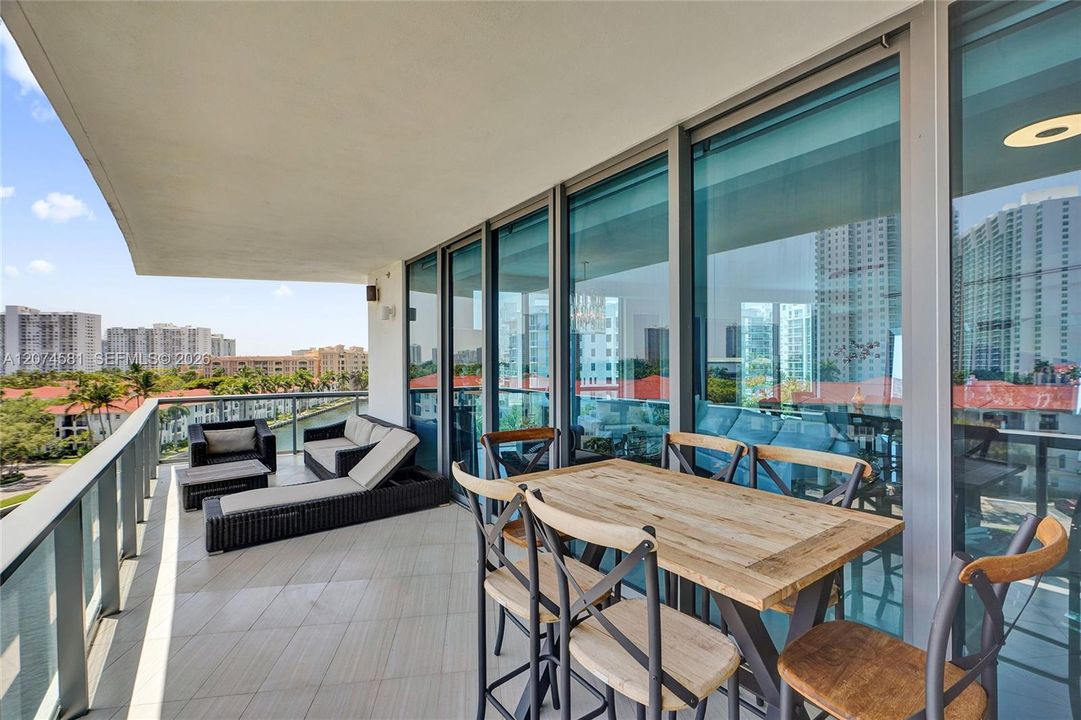 For Sale: $1,295,000 (2 beds, 2 baths, 2103 Square Feet)