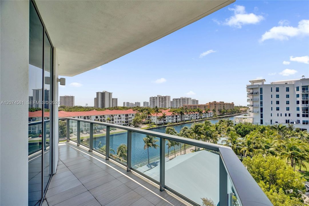 For Sale: $1,295,000 (2 beds, 2 baths, 2103 Square Feet)