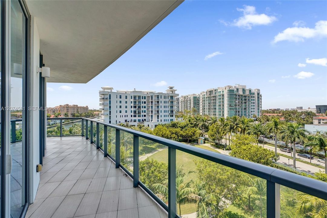 For Sale: $1,295,000 (2 beds, 2 baths, 2103 Square Feet)