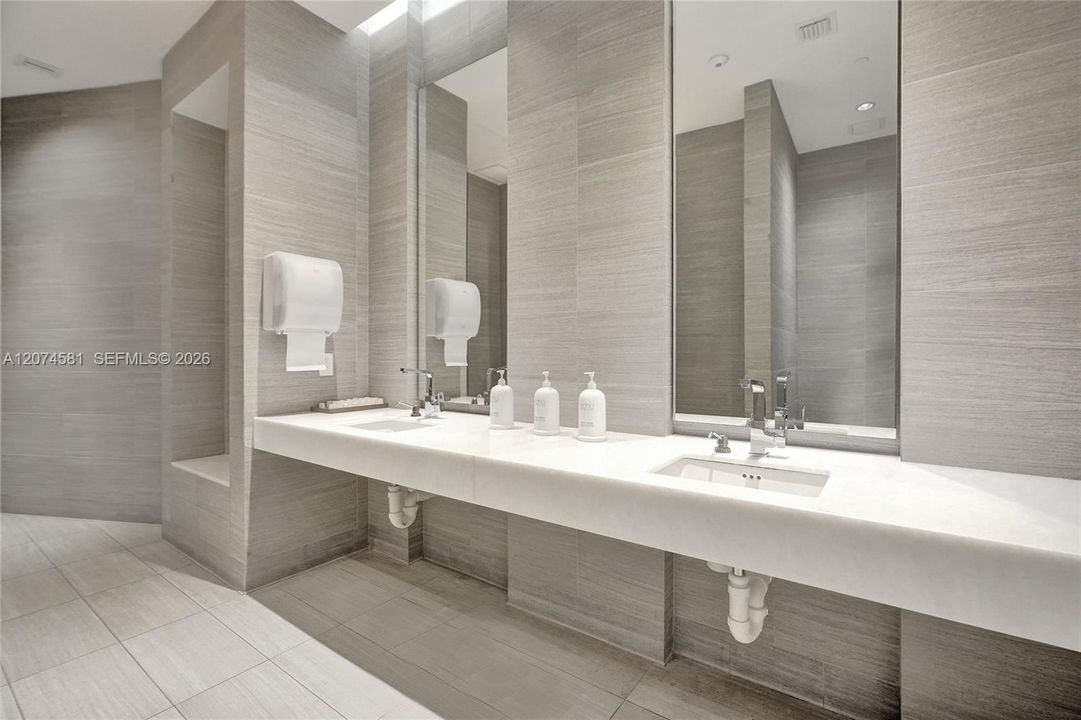 For Sale: $1,295,000 (2 beds, 2 baths, 2103 Square Feet)