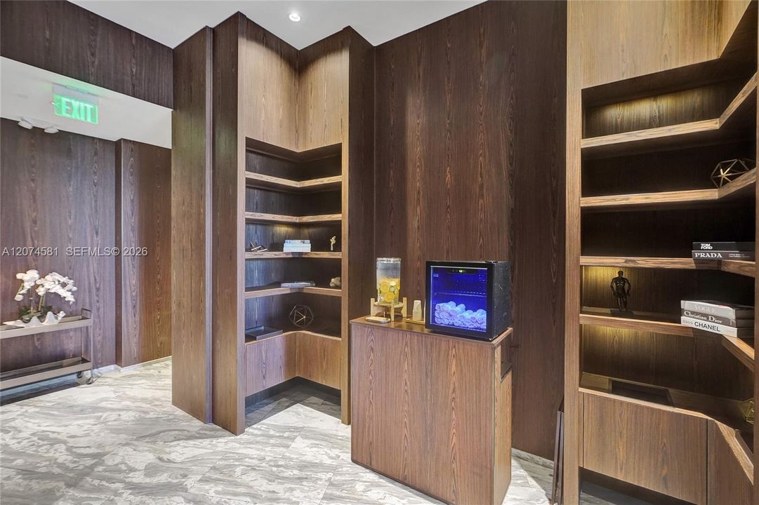 For Sale: $1,295,000 (2 beds, 2 baths, 2103 Square Feet)