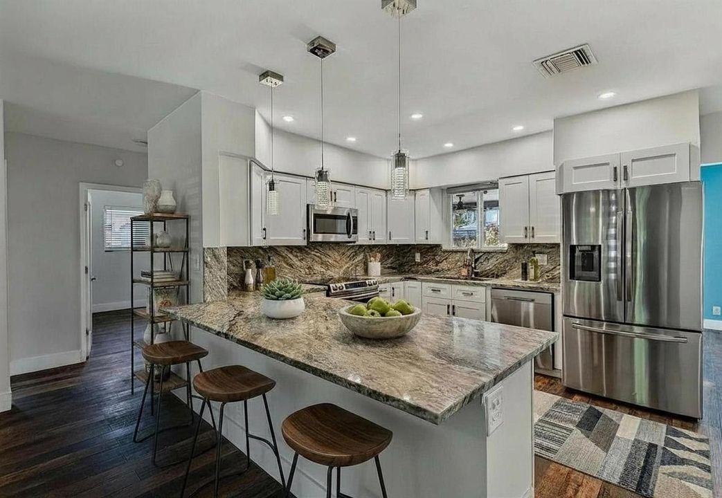 06_kitchen_staged