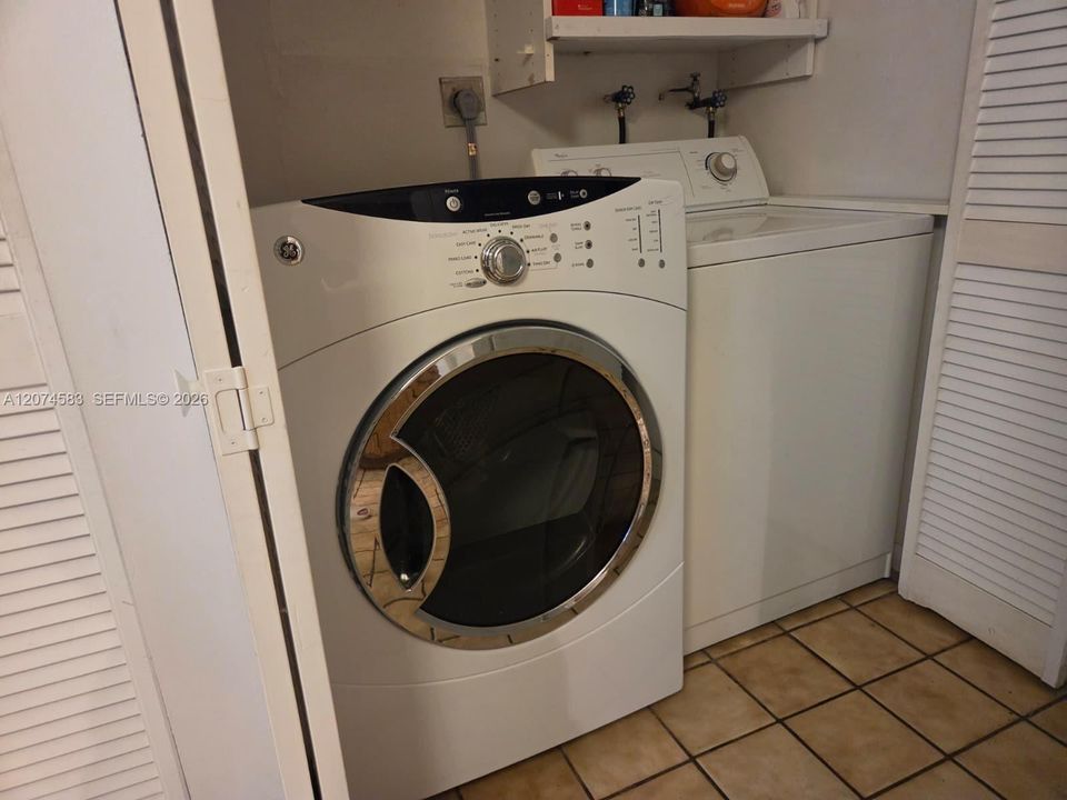 На продажу: $499,999 (3 спален, 2 ванн, 1590 Квадратных фут)