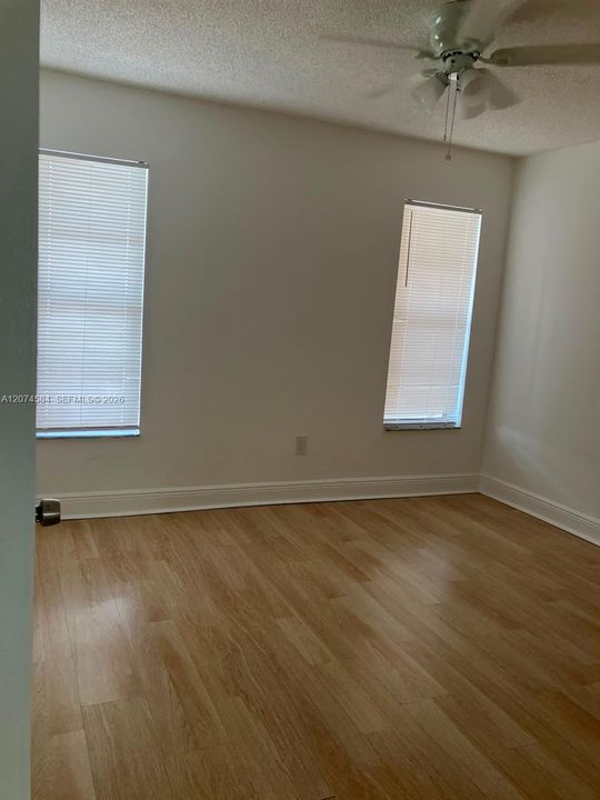 For Rent: $1,700 (2 beds, 2 baths, 959 Square Feet)