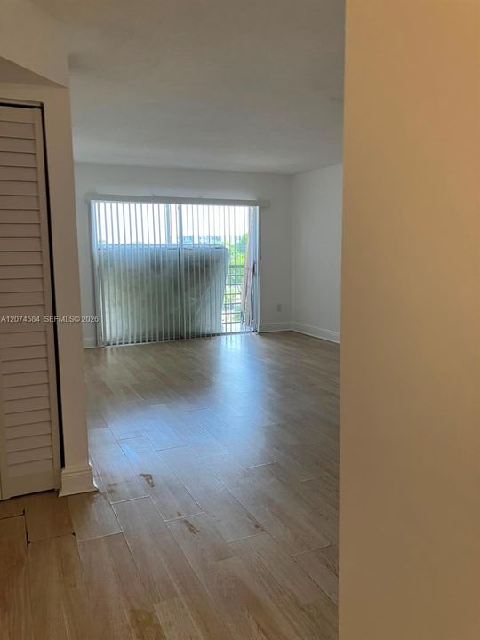 For Rent: $1,700 (2 beds, 2 baths, 959 Square Feet)