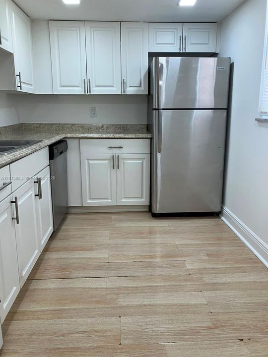 For Rent: $1,700 (2 beds, 2 baths, 959 Square Feet)