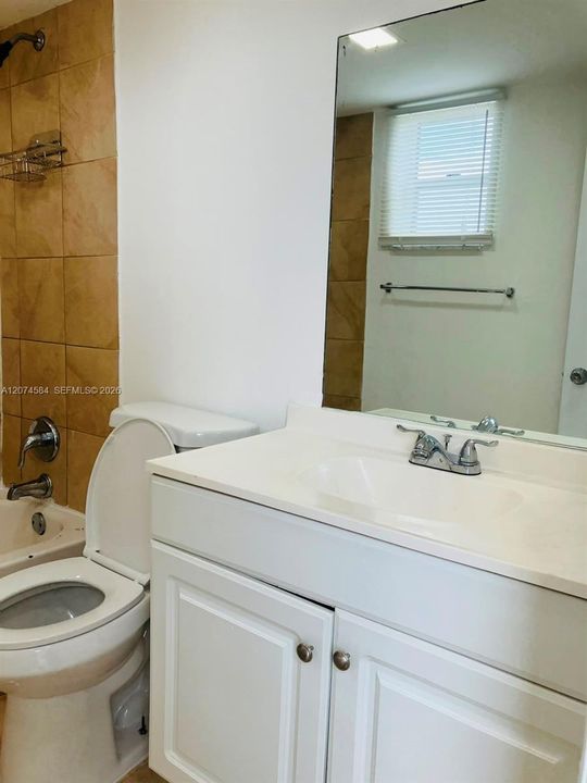 For Rent: $1,700 (2 beds, 2 baths, 959 Square Feet)