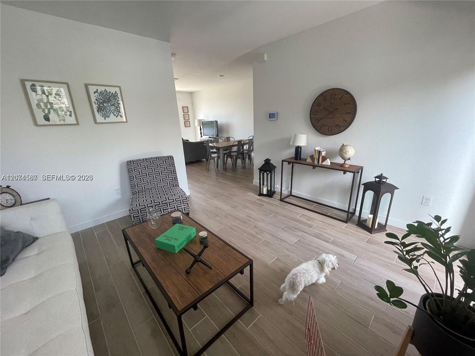 For Rent: $2,600 (3 beds, 2 baths, 1302 Square Feet)