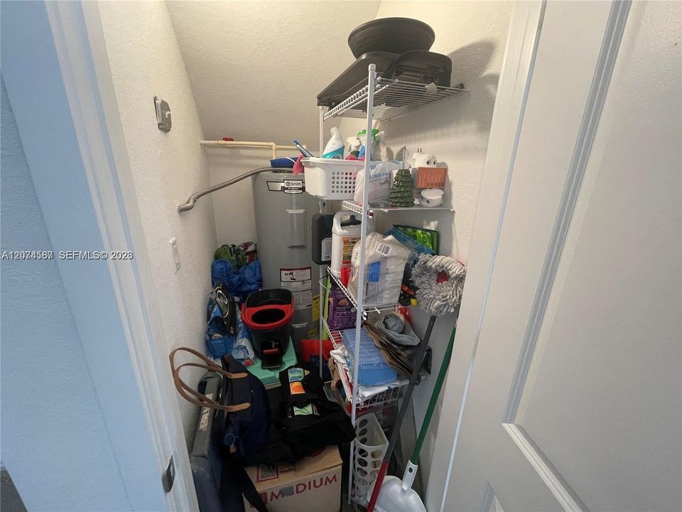 For Rent: $2,600 (3 beds, 2 baths, 1302 Square Feet)